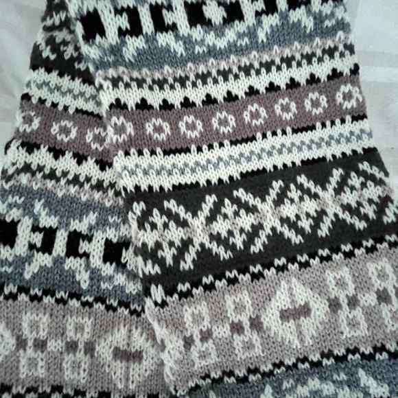 Scarf and beret set - Picture 8 of 12